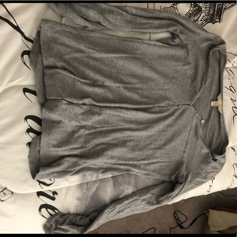 Grey half sleeved shirt!